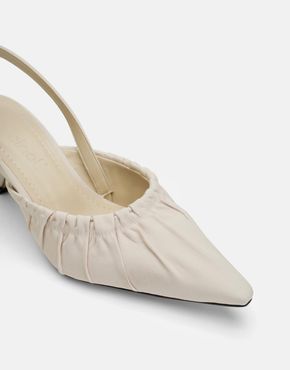 Baye  Sivri Burunlu Büzgülü Kısa Topuk Kadın Topuklu Ayakkabı  Bej