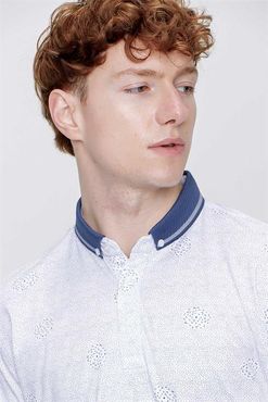 Morven Erkek Beyaz Merserize Yaka Ucu Çizgili Düğmeli Yaka Dynamic Fit Rahat Kesim T-Shirt