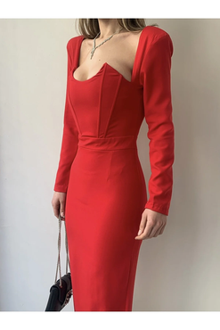 Korse Görünümlü Yaka Detaylı Kırmızı Maxi Elbise