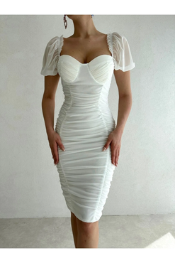 Göğüs Cuplu Drapeli Midi Beyaz Elbise